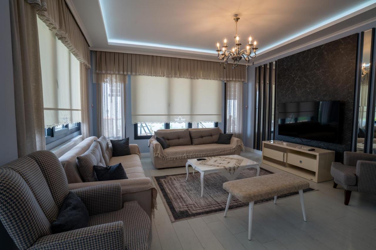 Poison Garden Suite Gozalan Luaran gambar